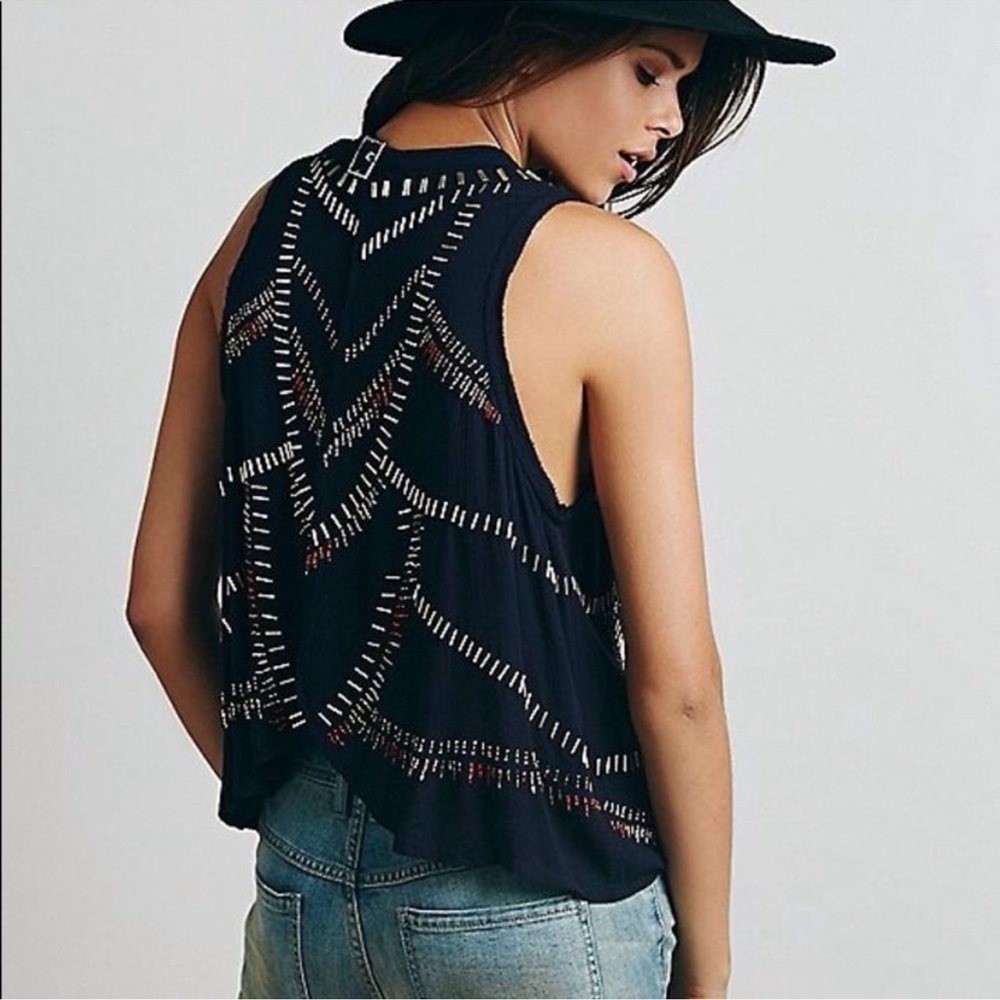 Free People Navy Laser-Cut Sleeveless Tank top open back
Medium boho beach chic - Picture 2 of 15